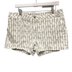 Ana A.N.A. Mid-Rise Twill Denim Chino Shorts Size 14 Tan Geo Print 3.5” Inseam